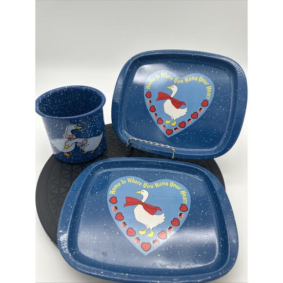 Set of 2 Tin Snack Tea Tray Vintage 1980s Red Bow Goose Home Heart One Mug - Picture 1 of 7